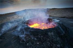 梦见火山